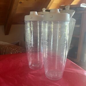 TERVIS Clear Tumblers(2) with snap close vacuum lids and carry rings. Pre-owned.